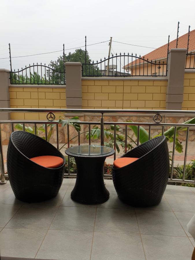 Blt Suites - Furnished Apartments 坎帕拉 外观 照片